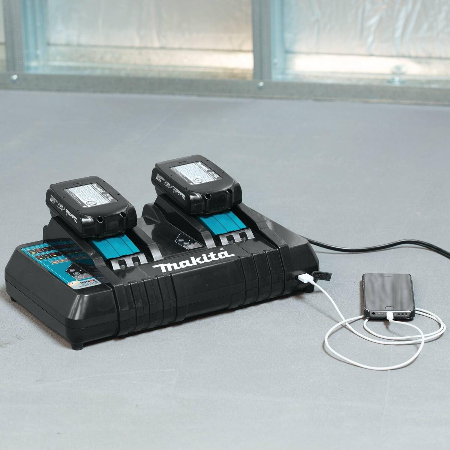 Makita 2x 18V LXT® Lithium-Ion Battery and Dual Port Charger Starter Pack (5.0Ah) Y-00359 - Super Vacs Vacuums