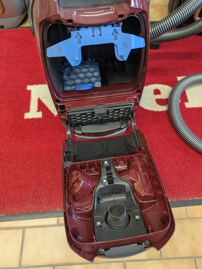 *MIELE FLOOR MODEL SALE*